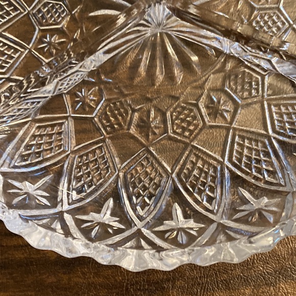 Vintage 8” Round 3 Divided Sections Glass Dish - Picture 4 of 7